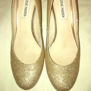 Steve Madden Gold Glitter Round Toe Heels 8 1/2